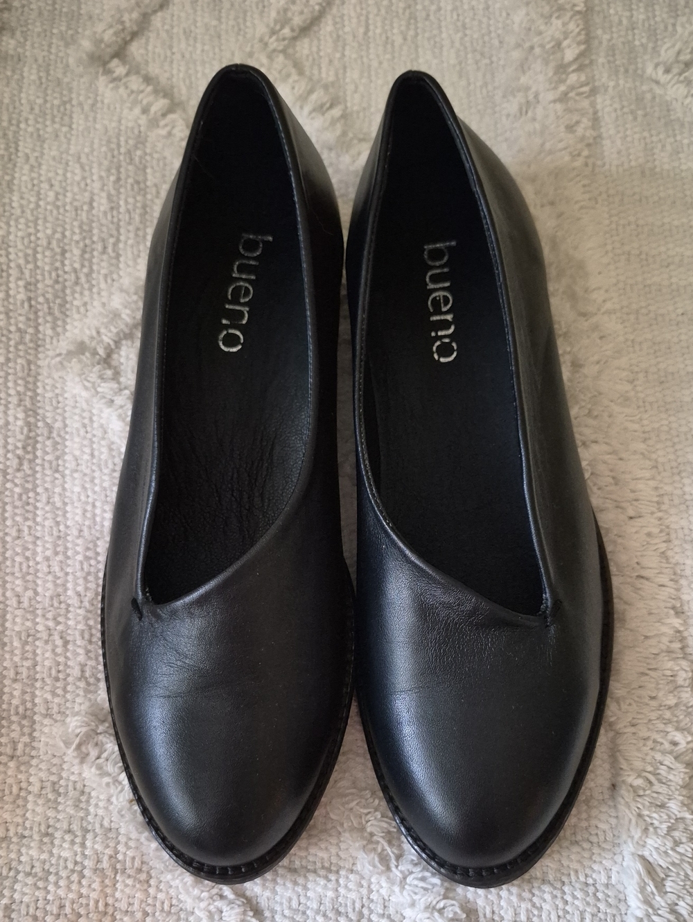 Bueno Black Leather Minimalist High-Vamp Low Block Heel Loafers Size 40.